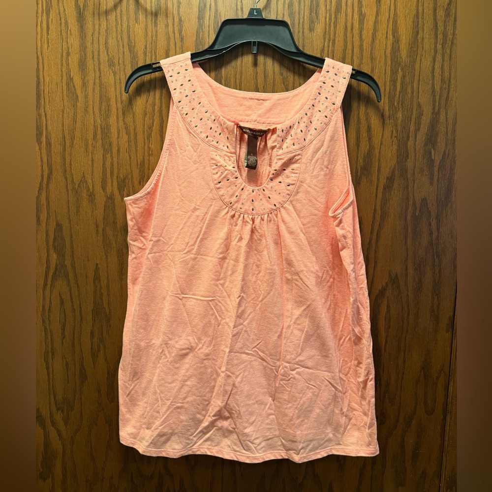 Women's Peachy-Pink Sleeveless Top